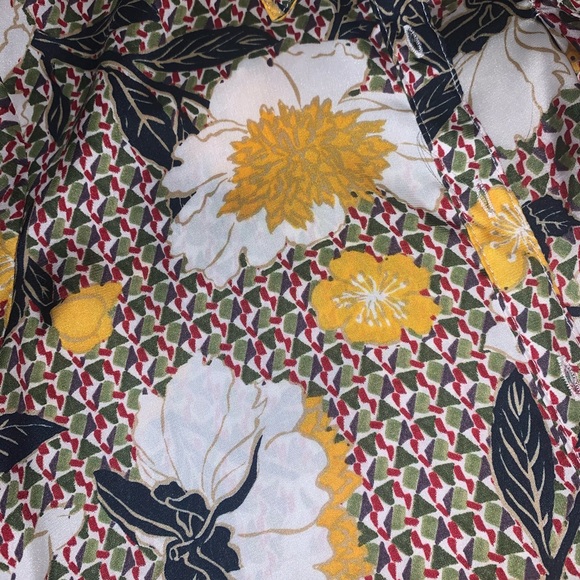 Zara Floral Button-Up Blouse - Picture 3 of 4